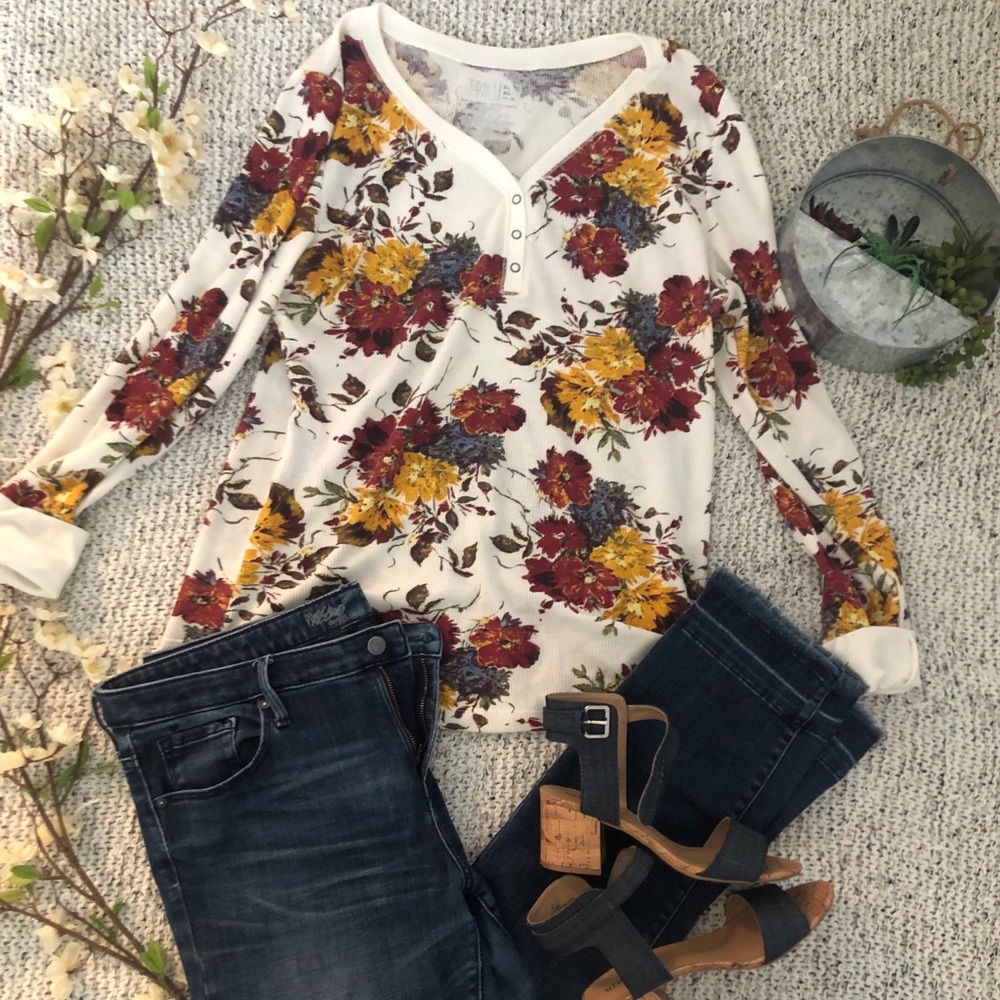 Time and Tru Floral Top